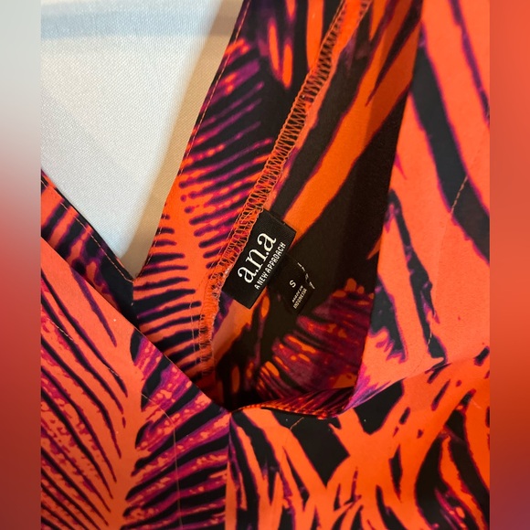 a.n.a sleeveless top - Picture 2 of 3